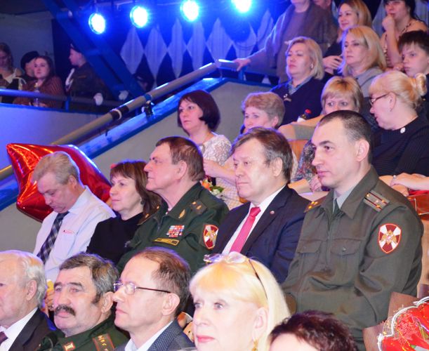 В Ижевске руководство регионального Управления Росгвардии поприветствовало кадетов на ежегодном балу «Юнгвардия»