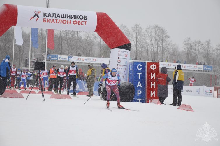 Сотрудники ОМОН «Барс» стали чемпионами любительской биатлонной гонки «Калашников Биатлон Фест»