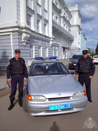 В Сарапуле сотрудники вневедомственной охраны по горячим следам задержали женщину, подозреваемую в нанесении ножевого ранения 