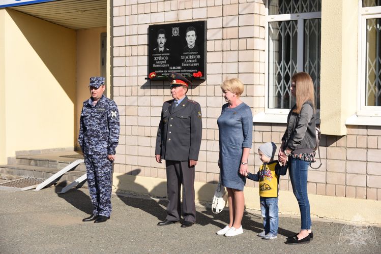 В Удмуртии сотрудники Росгвардии почтили память погибших при исполнении служебного долга сотрудников вневедомственной охраны 