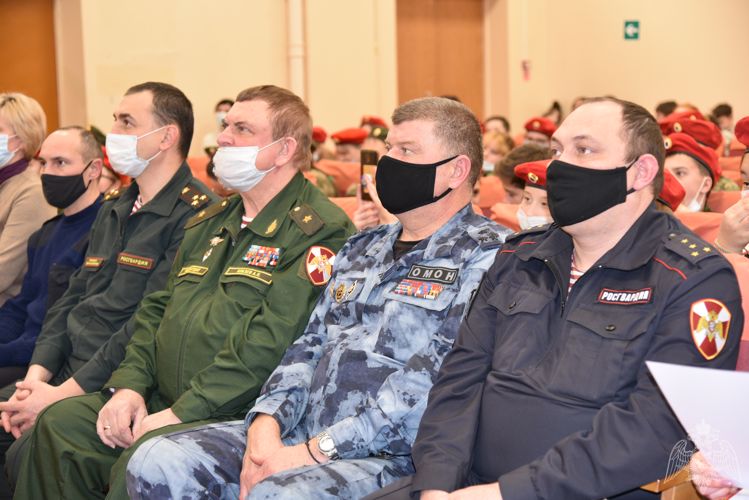 В Удмуртии с юнгвардейцами школ г. Ижевска проведен «урок мужества», посвященный Дню Героев Отечества
