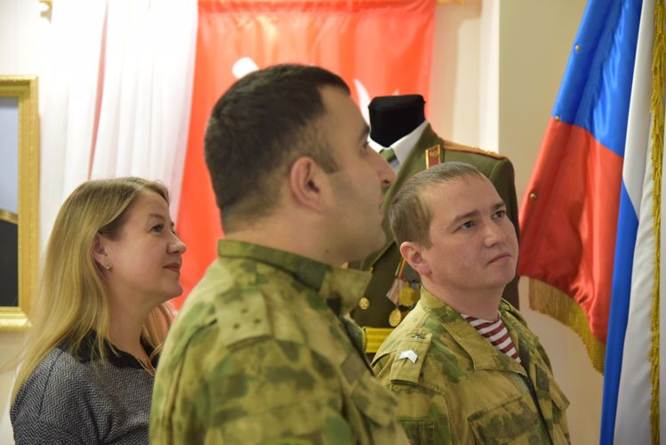 Для росгвардейцев Удмуртии провели выставку, посвященную восьмой годовщине воссоединения Крыма с Россией