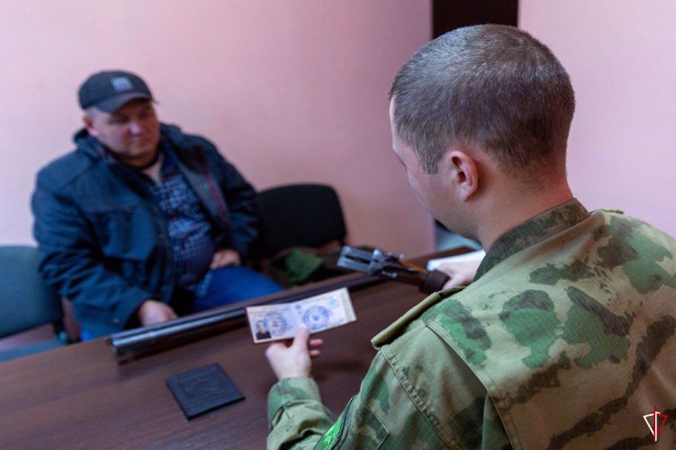 Росгвардейцы приняли на временное хранение свыше 400 единиц оружия от жителей Херсонской и Запорожской областей (видео)