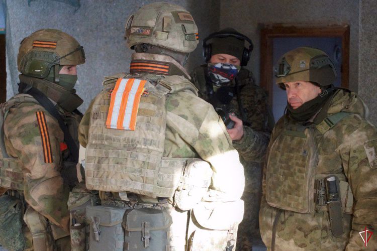 Телерадиоведущий Владимир Соловьев встретился с росгвардейцами на передовой