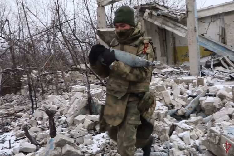 Росгвардейцы обнаружили замаскированные схроны боевиков