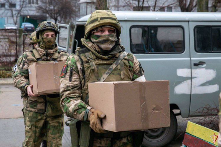 Росгвардейцы доставили гуманитарную помощь в Херсонскую и Запорожскую области