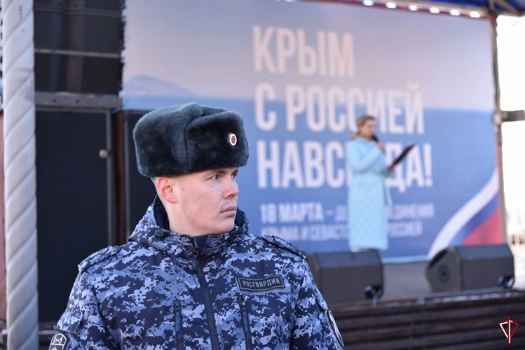 Сотрудники Росгвардии приняли участие в обеспечении общественной безопасности во время проведения фестиваля «Крымская весна» в Ижевске