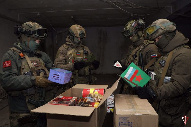 Росгвардейцы получили письма от мариупольских школьников с пожеланиями скорейшей победы