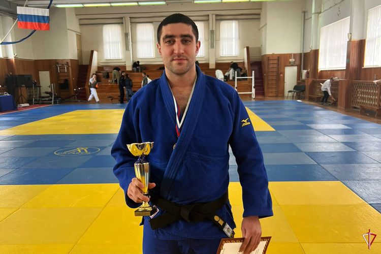 Военнослужащий из Удмуртии завоевал золото Чемпионата Приволжского округа Росгвардии по дзюдо