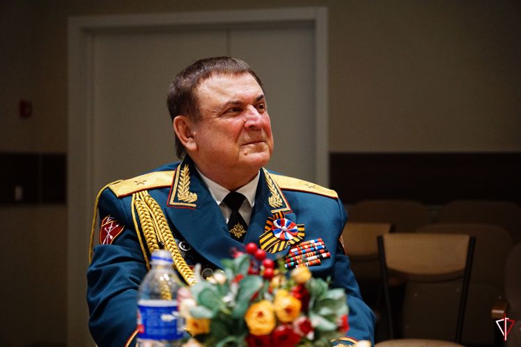 В Удмуртии председатель совета ветеранов Росгвардии провел круглый стол