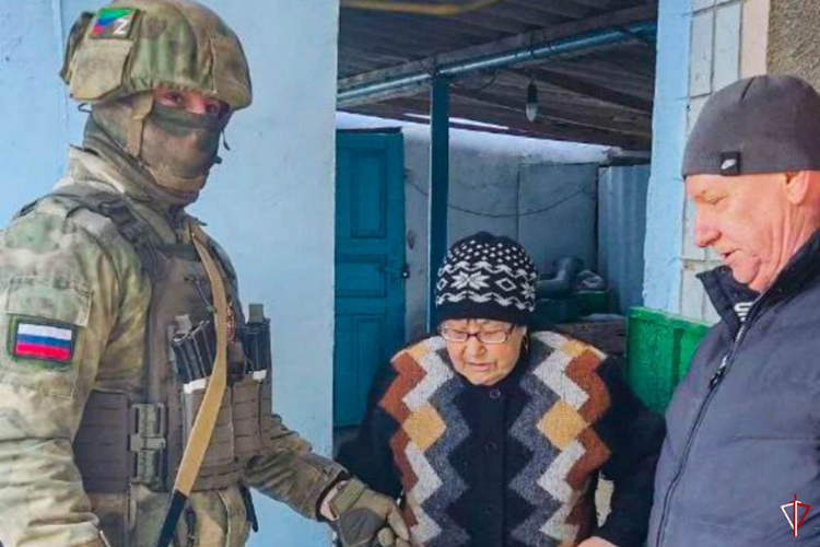 Росгвардия передала гуманитарную помощь ветеранам и детям в районе СВО