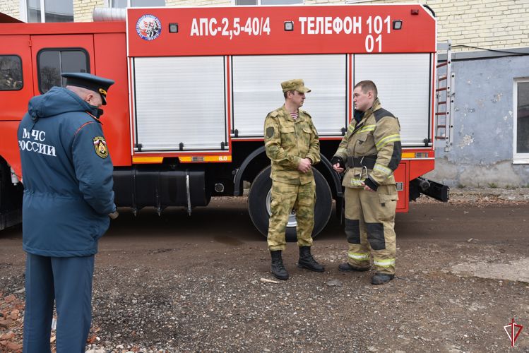 Специалисты ведомственной пожарной охраны Росгвардии отмечают профессиональный праздник