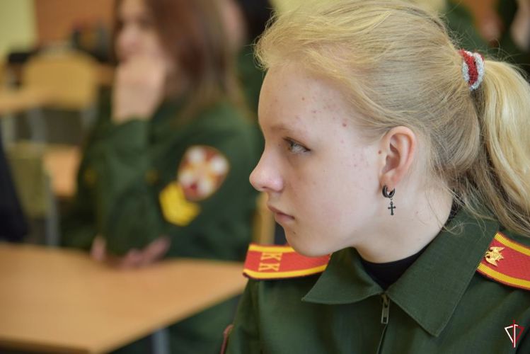 Военнослужащий Росгвардии провел урок Мужества для кадет подшефной школы в Удмуртии