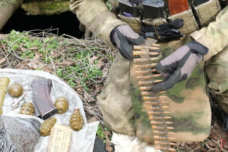 Большое количество оружия и боеприпасов националистов изъяли росгвардейцы при выполнении задач в ДНР