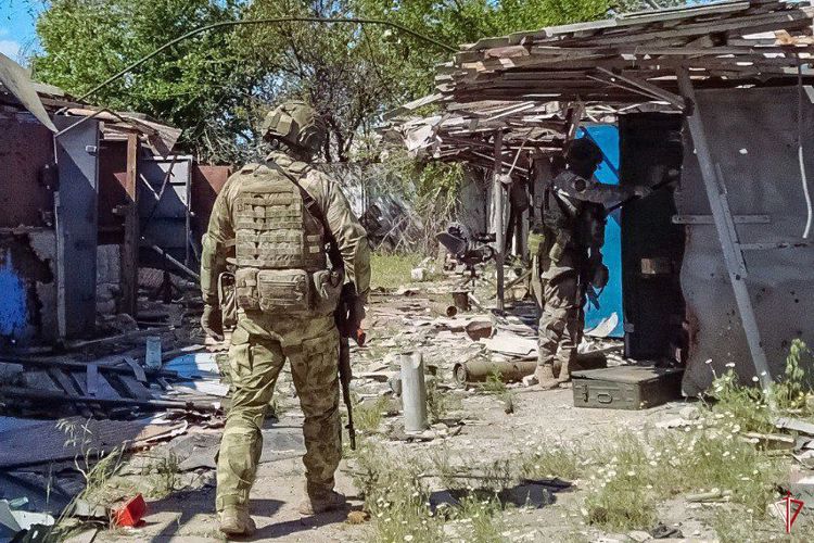 Росгвардейцы обнаружили в ЛНР базу ВСУ, на которой шла подготовка к диверсиям (видео)
