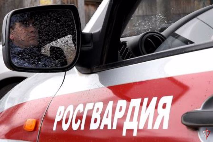 В  Можге патруль Росгвардии задержал мужчину, находящегося в федеральном розыске