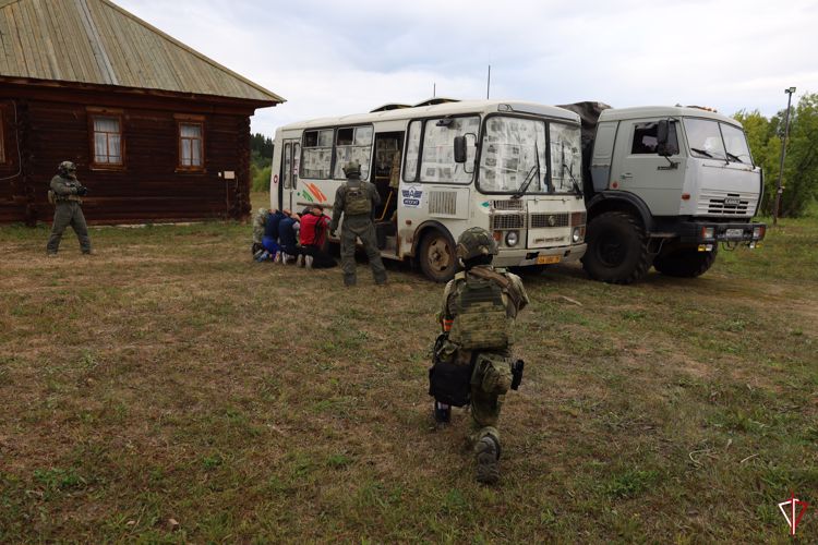 В Удмуртии сотрудники Росгвардии приняли участие в антитеррористическом учении