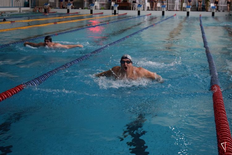 Спортсмен из Удмуртии завоевал четыре золотых медали на Чемпионате Приволжского округа Росгвардии по плаванию