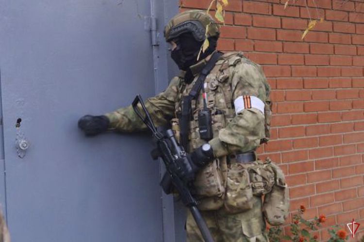   Спецназ Росгвардии задержал подозреваемого в совершении преступления в ДНР