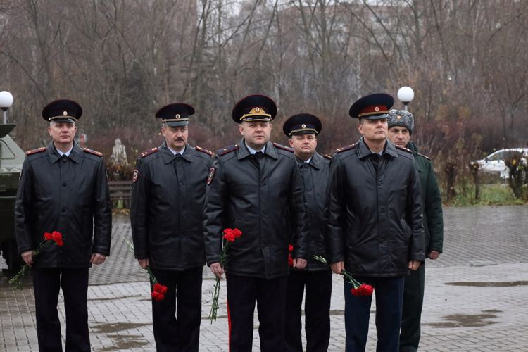 Заместитель начальника Управления Росгвардии по Удмуртской Республике принял участие в мероприятиях, приуроченных ко Дню памяти погибших при выполнении служебных обязанностей сотрудников органов внутренних дел