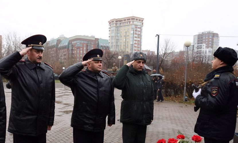 Заместитель начальника Управления Росгвардии по Удмуртской Республике принял участие в мероприятиях, приуроченных ко Дню памяти погибших при выполнении служебных обязанностей сотрудников органов внутренних дел