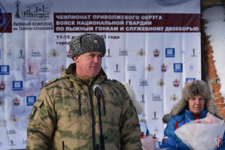 В Удмуртии проходит чемпионат Приволжского округа Росгвардии по лыжным гонкам и служебному двоеборью