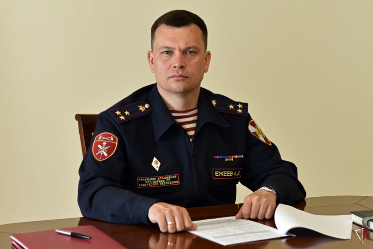 Начальник Управления Росгвардии по Удмуртской Республике поздравил сотрудников частных охранных предприятий с профессиональным праздником
