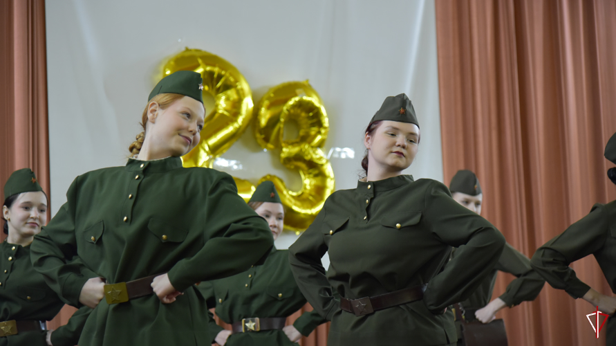 В преддверии Дня защитника Отечества творческие коллективы выступили с концертом для росгвардейцев в Удмуртии