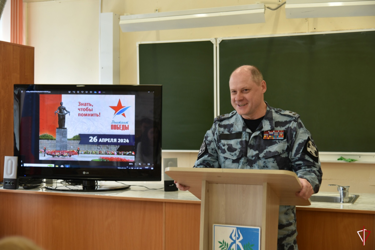 В Удмуртии росгвардейцы приняли участие в акции «Диктант Победы»