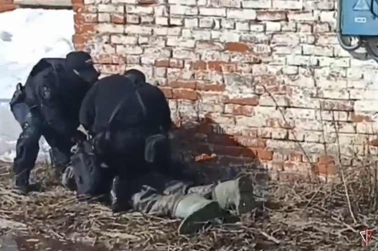 В Удмуртии при содействии спецназа Росгвардии ликвидирована нарколаборатория, оборудованная на территории заброшенной фермы