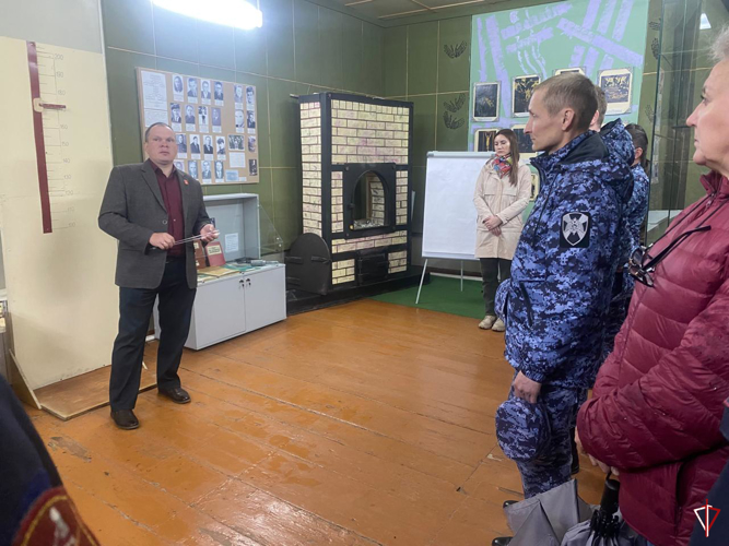 В преддверии Дня Победы росгвардейцы посетили музей боевой славы «Набат памяти» в Удмуртии 