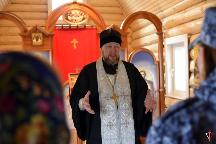 Росгвардейцы приняли участие в молебне, посвященном празднику Воскресения Христова