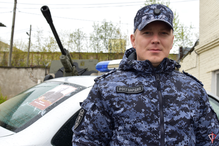 В Удмуртии сотрудники Росгвардии присоединились к акции «Бессмертный автополк» в преддверии Дня Победы