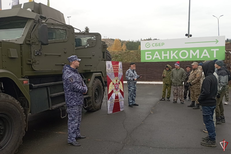 В Удмуртии росгвардейцы приняли участие в курсе военно-тактической подготовки «Защитники Отечества»