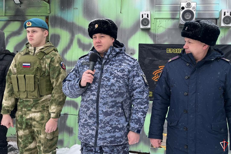 Росгвардейцы в Можге приняли участие в открытии детского турнира по лазертагу