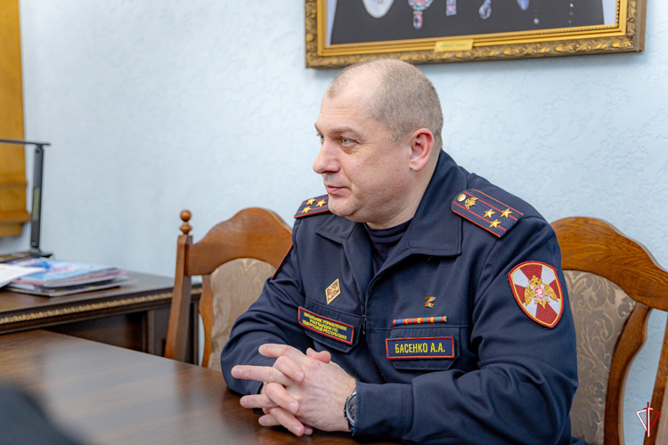 В Удмуртии начальник Управления Росгвардии поздравил с днем тезоименитства Митрополита Ижевского и Удмуртского Викторина