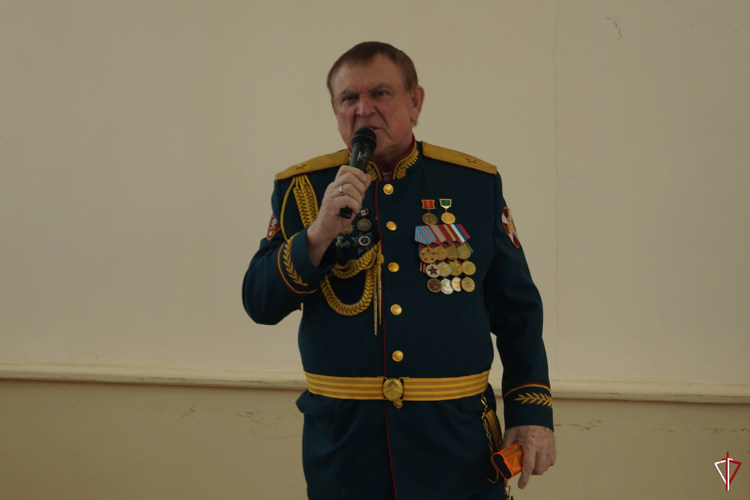 В Удмуртии заместитель начальника Управления Росгвардии принял участие в посвящении кадет в лицеисты