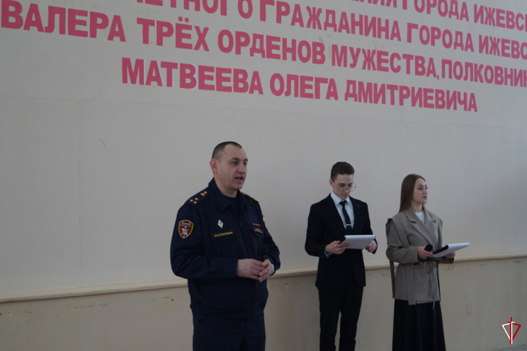 В Удмуртии заместитель начальника Управления Росгвардии принял участие в посвящении кадет в лицеисты