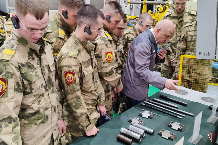 Курсанты Пермского военного института Росгвардии приступили к производственной практике на предприятии концерна «Калашников» в Удмуртии