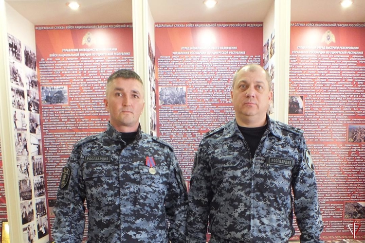 В Удмуртии сотрудник вневедомственной охраны Росгвардии награжден медалью «За отличие в охране общественного порядка»