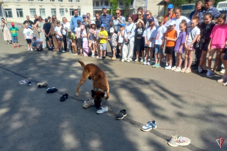 В Управлении Росгвардии по Удмуртской Республике состоялся праздник, посвященный дню защиты детей