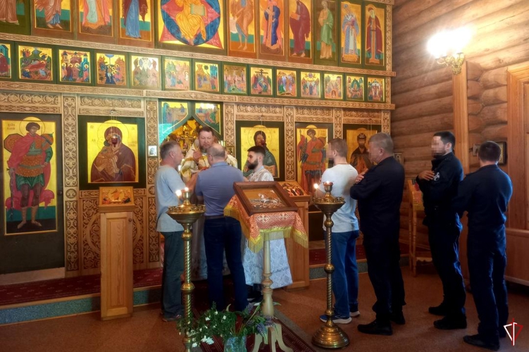 Росгвардейцы приняли участие в божественной литургии, посвященной памяти Дмитрия Донского