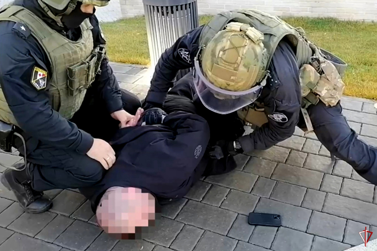 В Удмуртии при содействии спецназа Росгвардии задержан житель республики, подозреваемый в мошенничестве в особо крупном размере