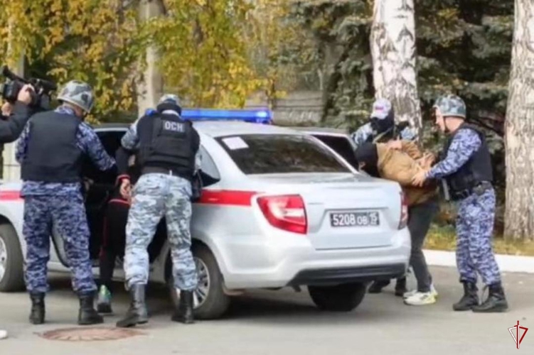 В Удмуртии сотрудники вневедомственной охраны Росгвардии приняли участие в учениях по обработке действий в здании суда
