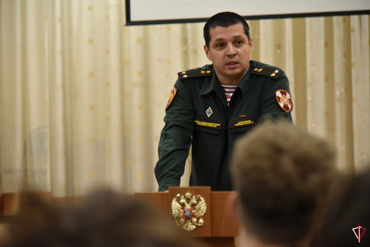 Представитель Саратовского военного института Росгвардии провел профориентационные встречи с выпускниками школ Удмуртии