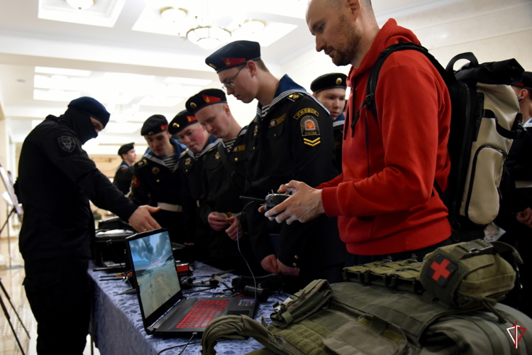 В Удмуртии росгвардейцы присоединились к Всероссийской акции «Есть такая профессия — Родину защищать!»