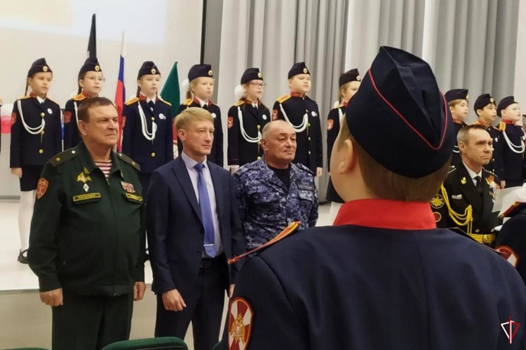 В Удмуртии росгвардейцы приняли участие в принятии клятвы кадетами Юнгвардии