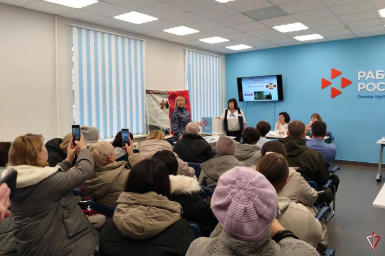 В Удмуртии сотрудники вневедомственной охраны приняли участие в Ярмарке вакансий