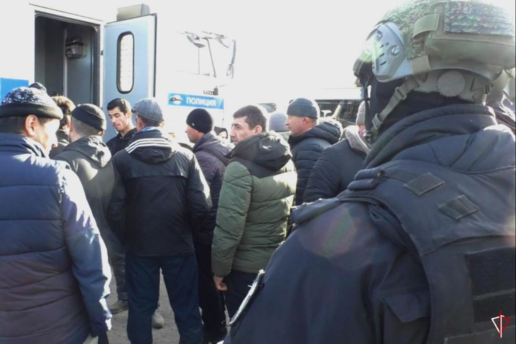 В Удмуртии при поддержке спецназа Росгвардии проведен 2 этап оперативно-профилактического мероприятия «Нелегал-2025» (видео)