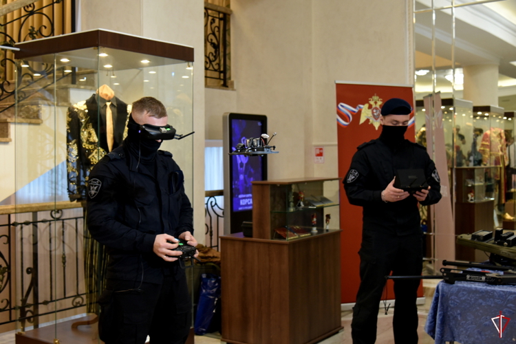 В Удмуртии росгвардейцы присоединились к Всероссийской акции «Есть такая профессия — Родину защищать!»